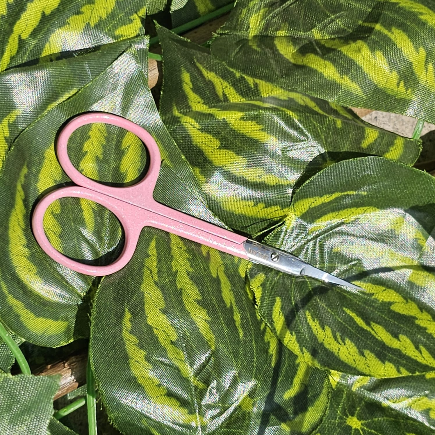 Tijeras Corta Cutícula Pink Expert de Dream Nails Nail Art Store